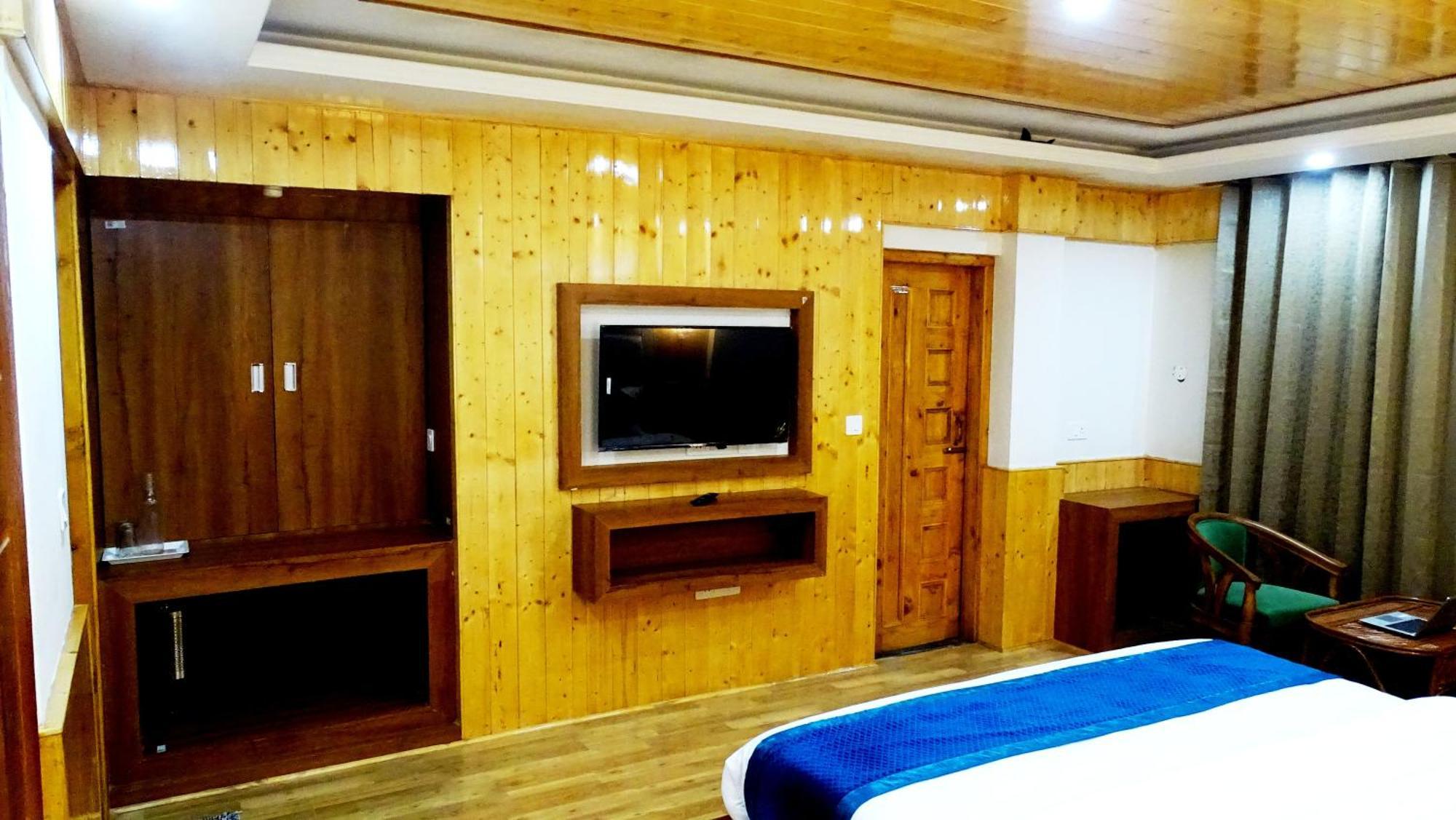 Humble Holiday Inn Kufri Simla Exterior foto
